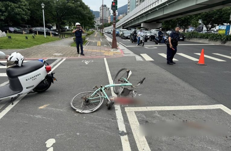 疑視線死角！北投曳引車撞自行車 79歲老翁捲車底不治